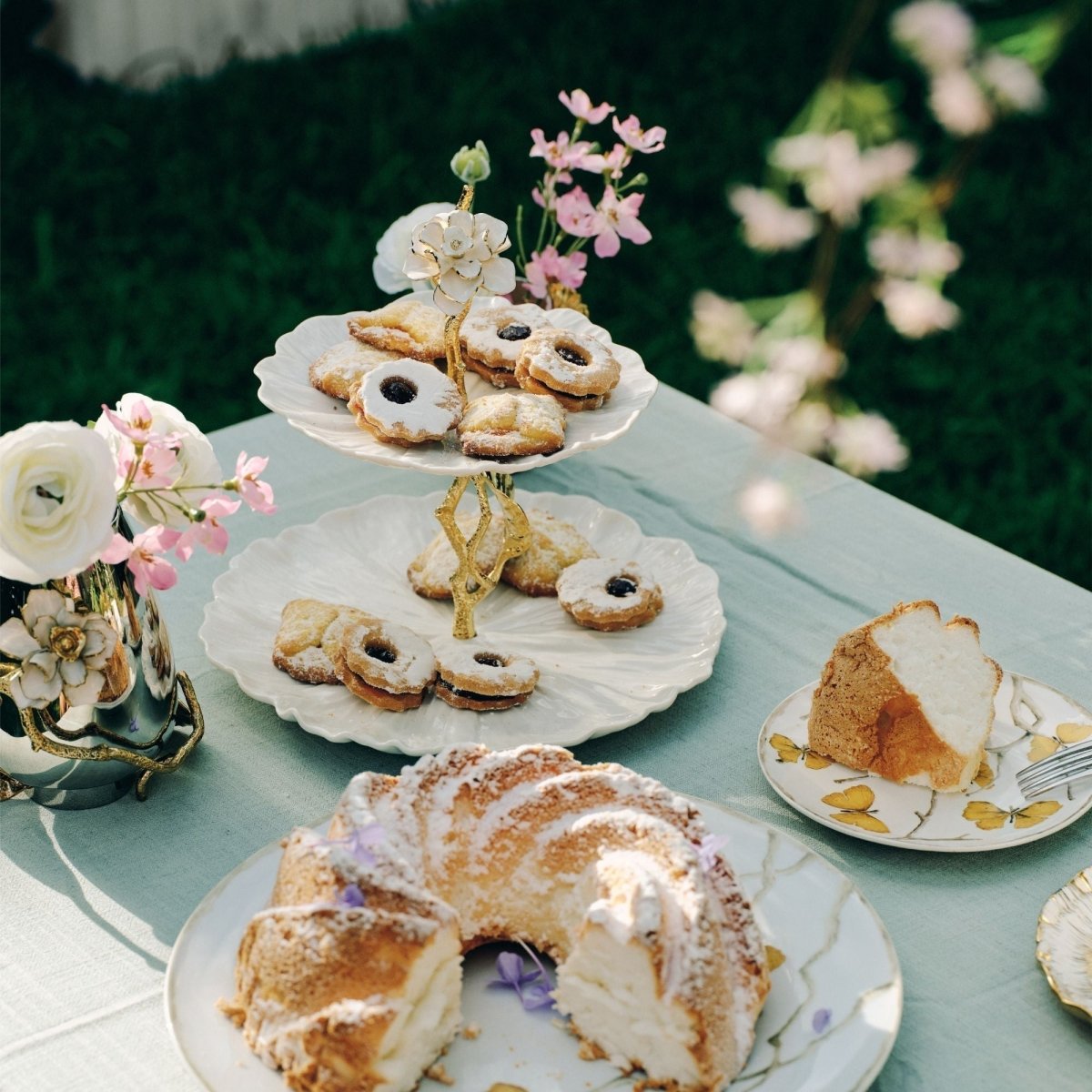 3 Ways to Serve with Style Outdoors - Michael Aram
