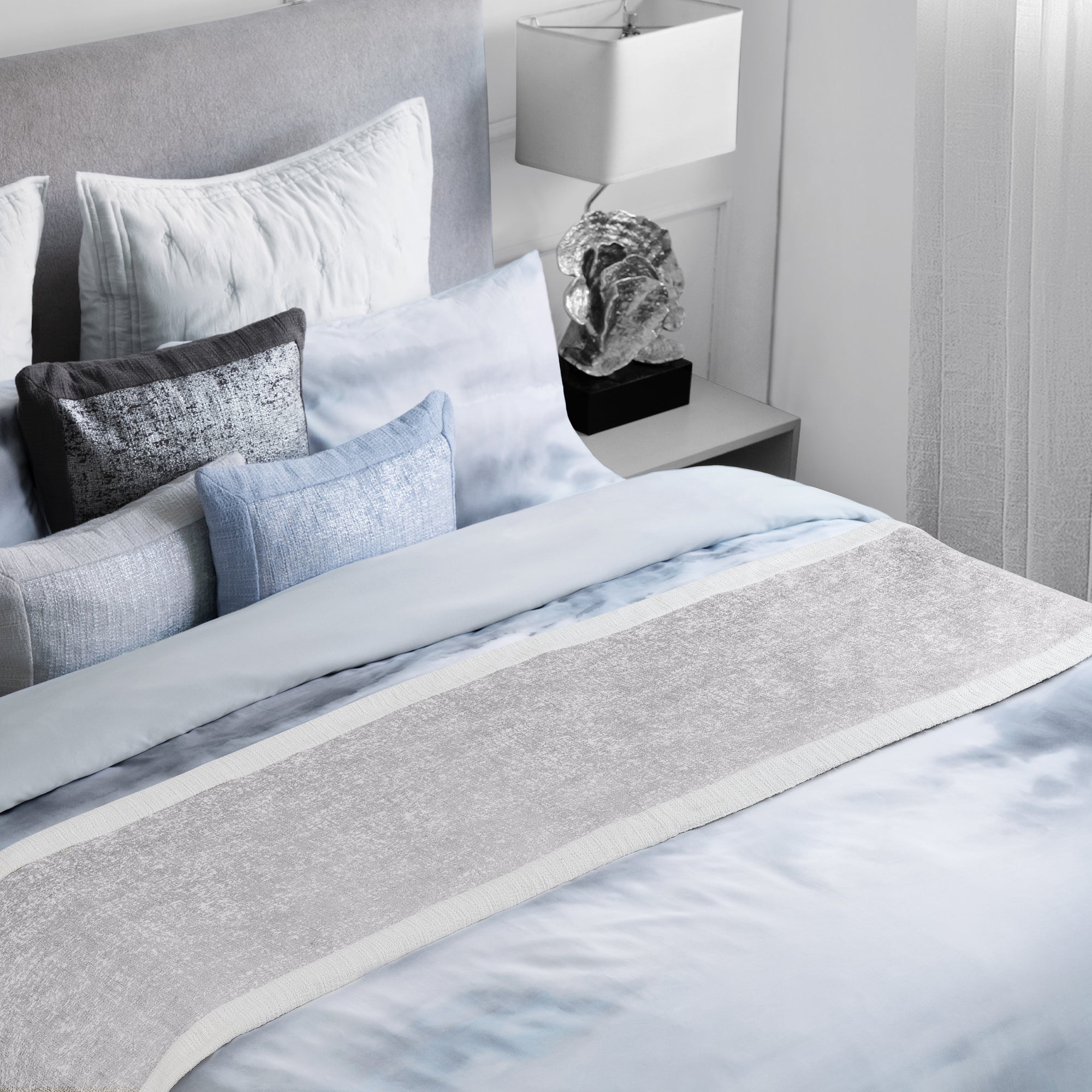 FOILED BED SCARF SILVER