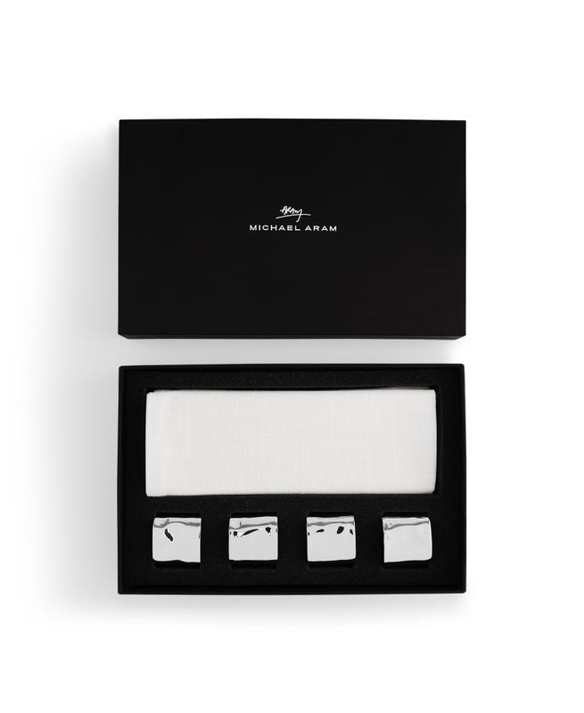 Michael Aram Reflective Gift Set - Napkin Rings and Napkins S/4