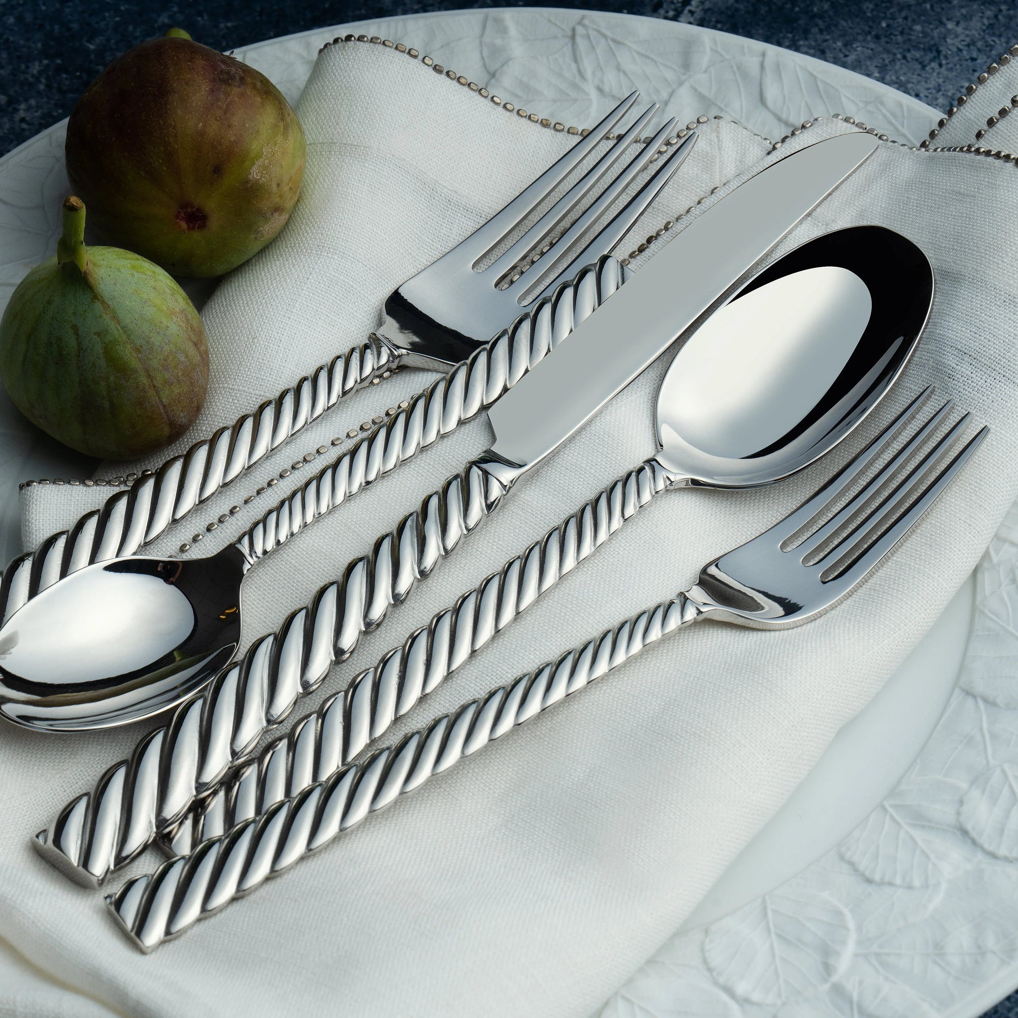 Plateau de service en granit noir Silver Laural Leaf Handles Plateau de service en granit noir Silver Laural Leaf Handles